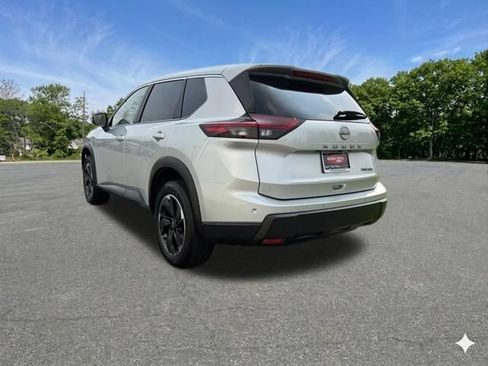 Used 2024 Nissan Rogue SV AWD/4WD image 6