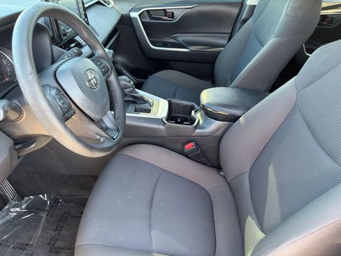 Used 2022 Toyota RAV4 LE FWD image 14