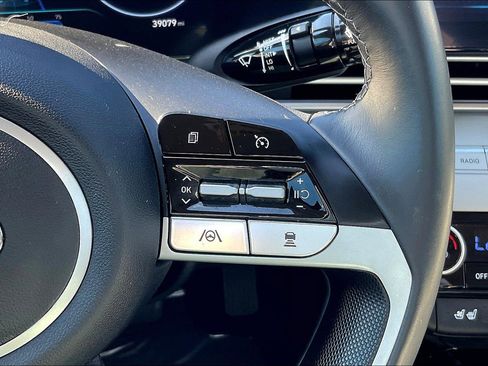 Used 2023 Hyundai Elantra Limited w/ Cargo Package image 23