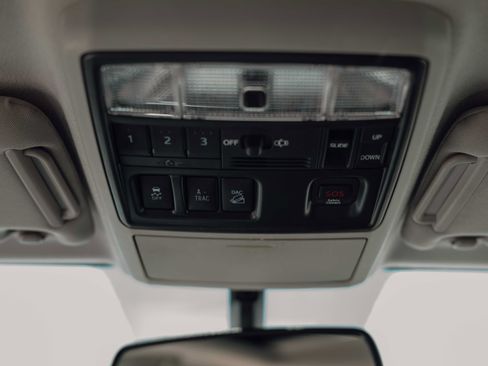 Used 2018 Toyota 4Runner Limited AWD/4WD image 10