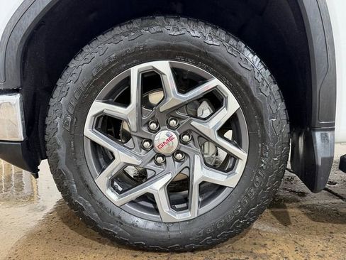 Used 2023 GMC Sierra 1500 SLT w/ SLT Convenience Package image 4