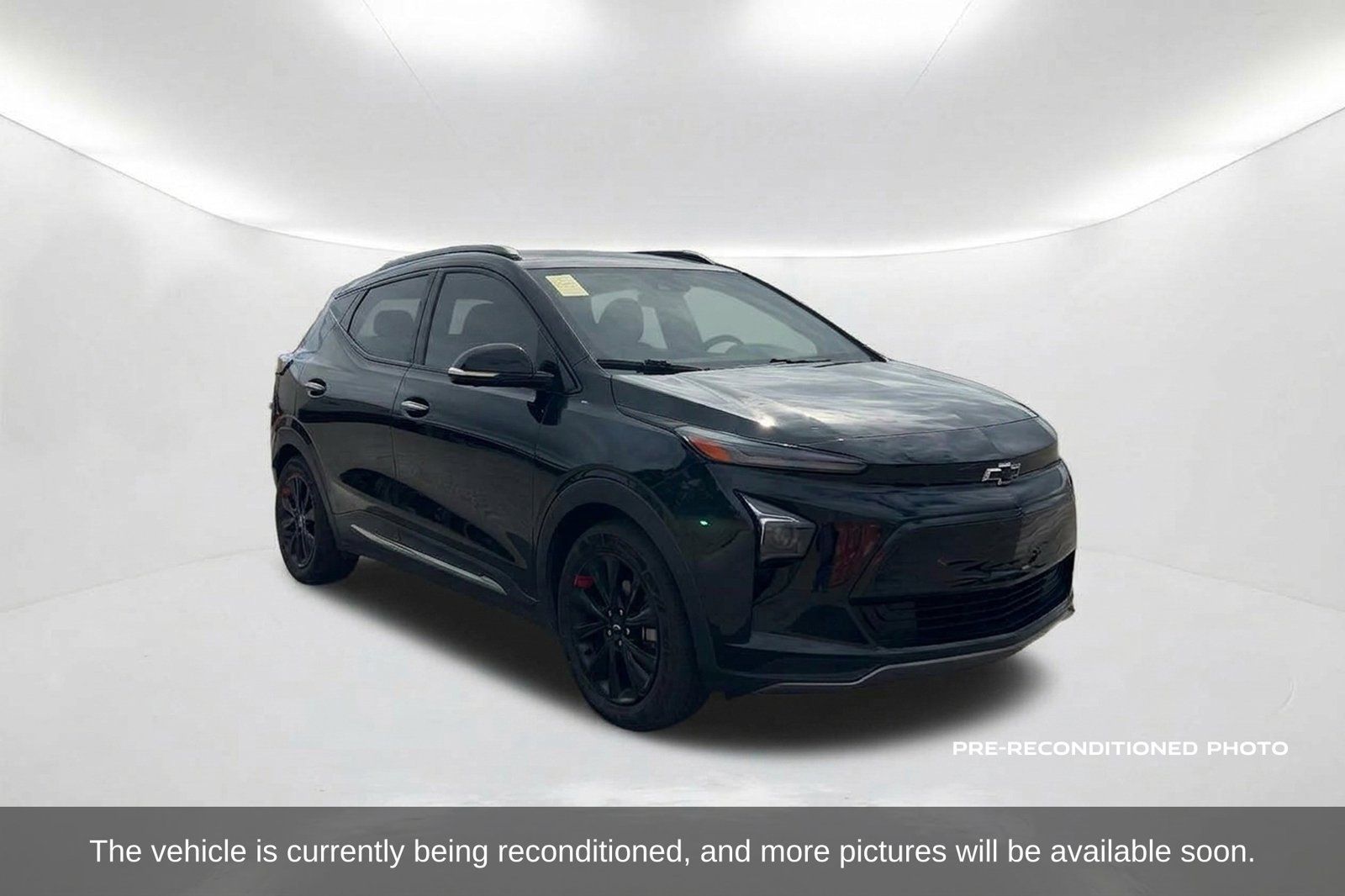 Used 2023 Chevrolet Bolt EUV Premier w/ Redline Edition FWD image 3