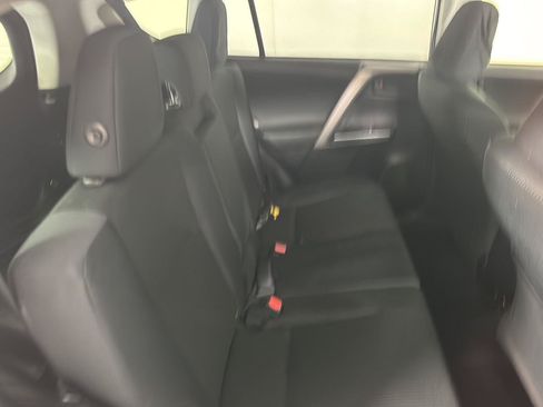 Used 2018 Toyota RAV4 LE w/ All Weather Liner Package AWD/4WD image 17
