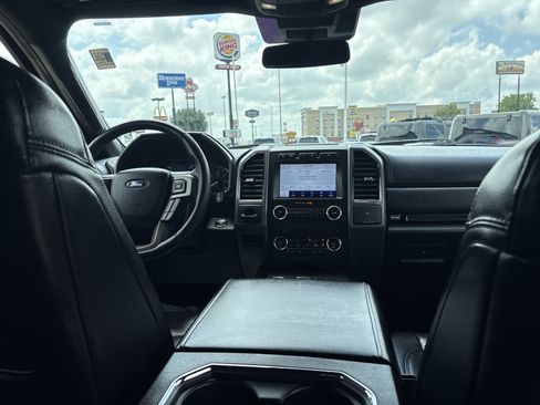 Used 2020 Ford Expedition XLT w/ Equipment Group 202A AWD/4WD image 4