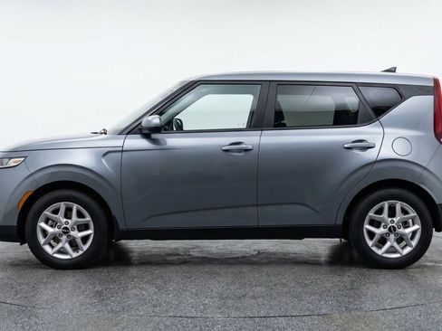 Used 2025 Kia Soul LX w/ LX Technology Package FWD image 5