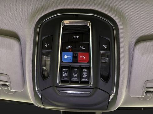 Used 2023 Jeep Grand Cherokee L Limited w/ Luxury Tech Group II image 26