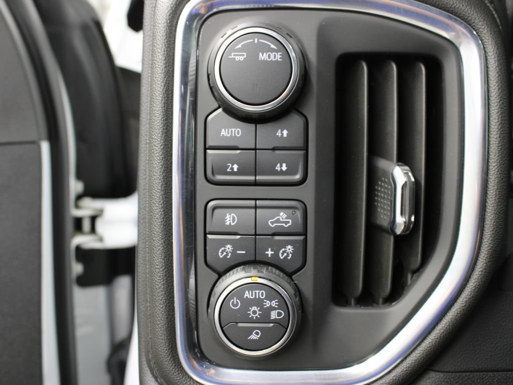 Used 2023 Chevrolet Silverado 3500 High Country w/ Technology Package AWD/4WD image 66