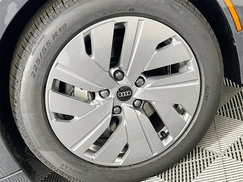 New 2025 Audi A6 e-tron Premium Plus image 16