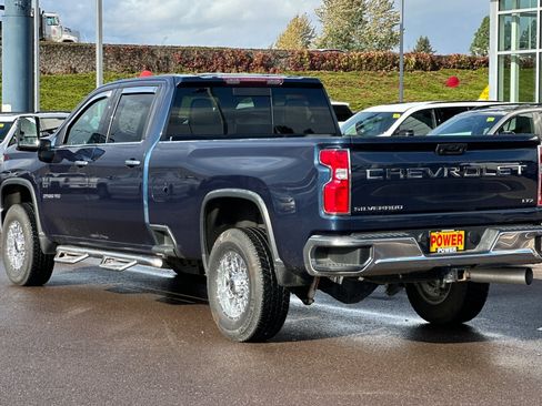 Used 2021 Chevrolet Silverado 2500 LTZ w/ LTZ Convenience Package image 6