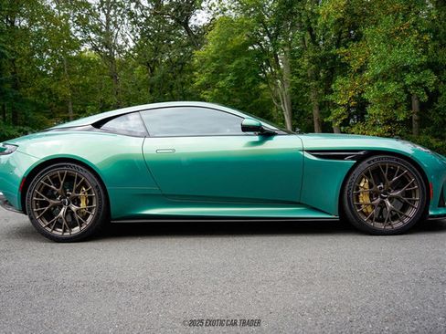 Used 2025 Aston Martin DB12 Coupe image 9