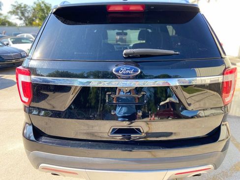 Used 2017 Ford Explorer Limited w/ Class II Trailer Tow Package FWD image 4