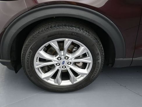 Certified 2023 Ford Explorer Limited w/ Equipment Group 301A image 9