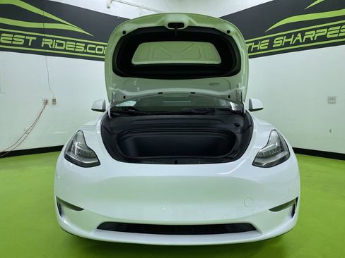 Used 2022 Tesla Model Y Long Range image 4