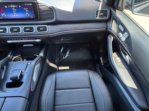 Used 2025 Mercedes-Benz GLE 350 4MATIC w/ AMG Line Exterior image 15