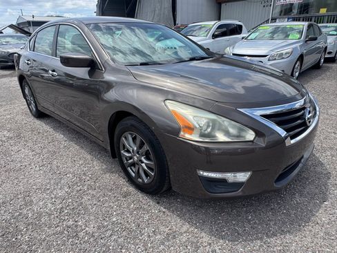 Used 2015 Nissan Altima 2.5 S w/ Special Edition Package image 2