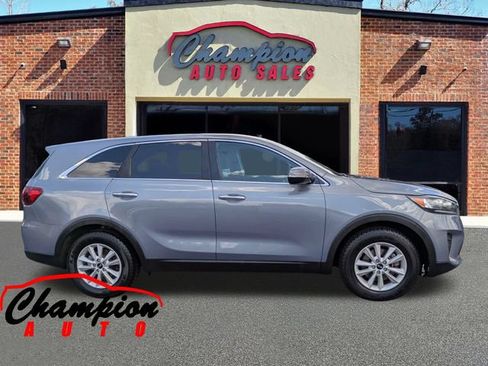 Used 2020 Kia Sorento LX FWD image 3
