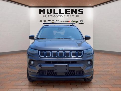 Used 2022 Jeep Compass Latitude AWD/4WD image 2