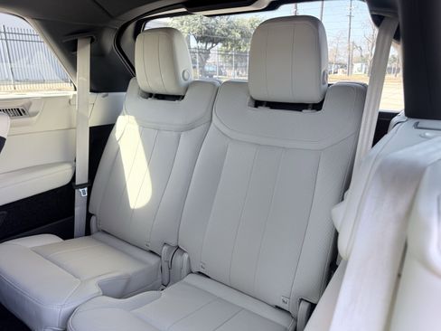 Used 2023 Land Rover Range Rover Long Wheelbase Autobiography image 48