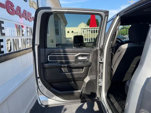 Used 2024 RAM 3500 Big Horn w/ Heated Seats & Wheel Group AWD/4WD image 23