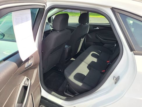 Used 2017 Ford Focus SE FWD image 18