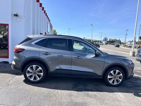 Certified 2025 Ford Escape Platinum AWD/4WD image 7