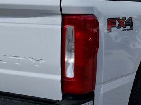 Used 2024 Ford F250 XL w/ FX4 Off-Road Package AWD/4WD image 20