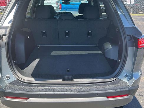 Used 2026 Chevrolet Equinox LT FWD image 4