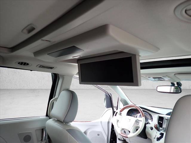 Used 2013 Toyota Sienna Limited w/ Premium Pkg AWD/4WD image 9