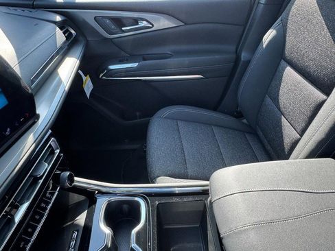 New 2026 Chevrolet Traverse LT w/ Driver Confidence Package FWD image 9