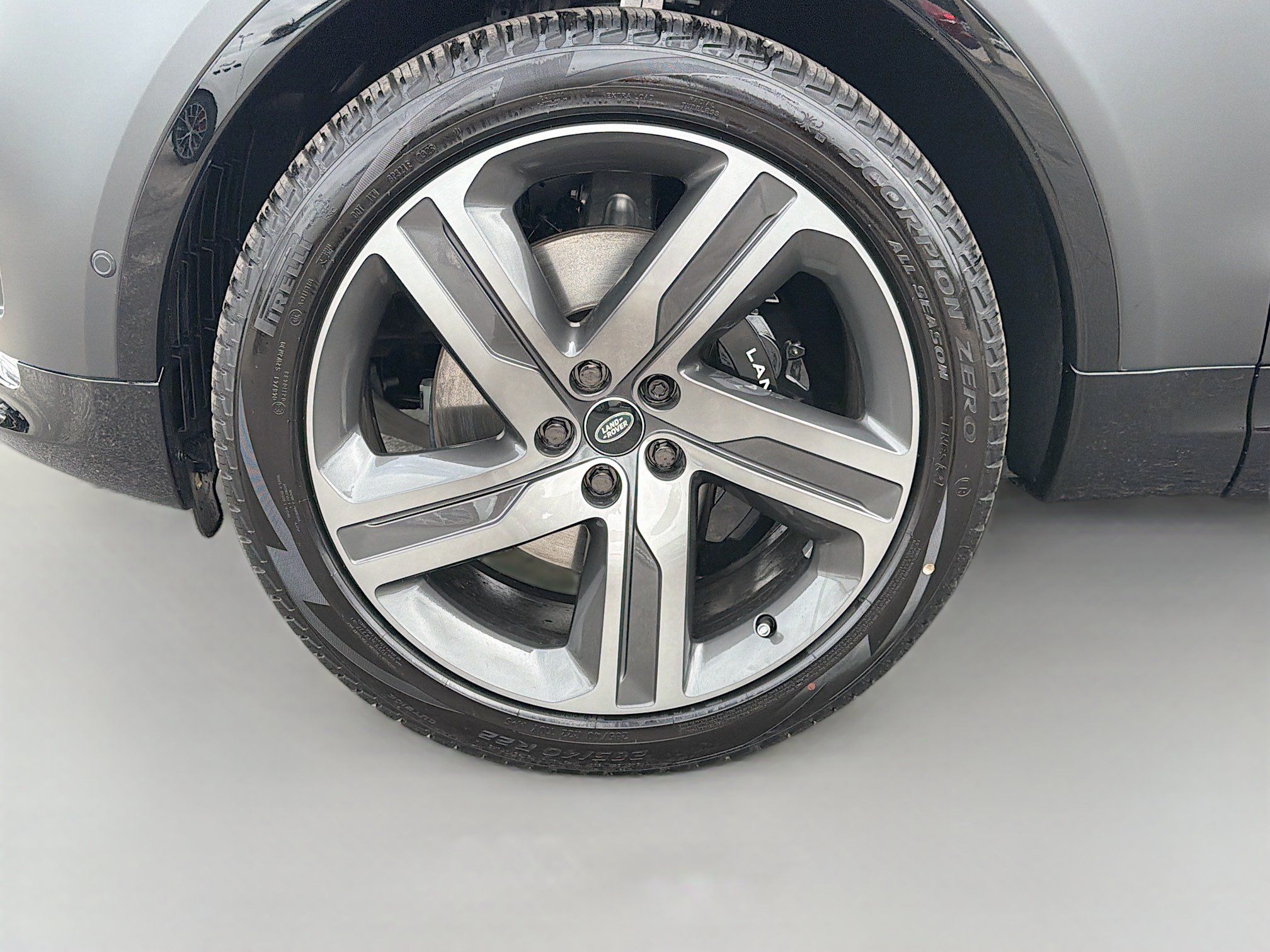 New 2026 Land Rover Discovery Limited Edition AWD/4WD image 40