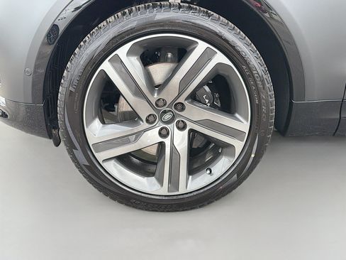 New 2026 Land Rover Discovery Limited Edition AWD/4WD image 40