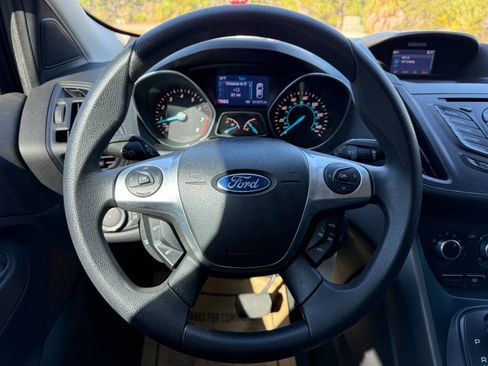 Used 2014 Ford Escape S image 18
