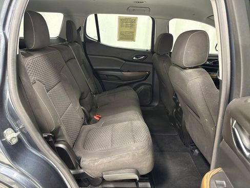 Used 2019 GMC Acadia SLE image 12