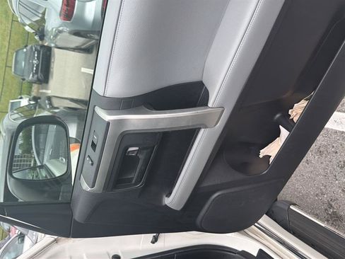 Used 2012 Toyota 4Runner SR5 w/ Convenience Pkg image 13