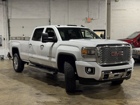 Used 2015 GMC Sierra 3500 Denali image 6