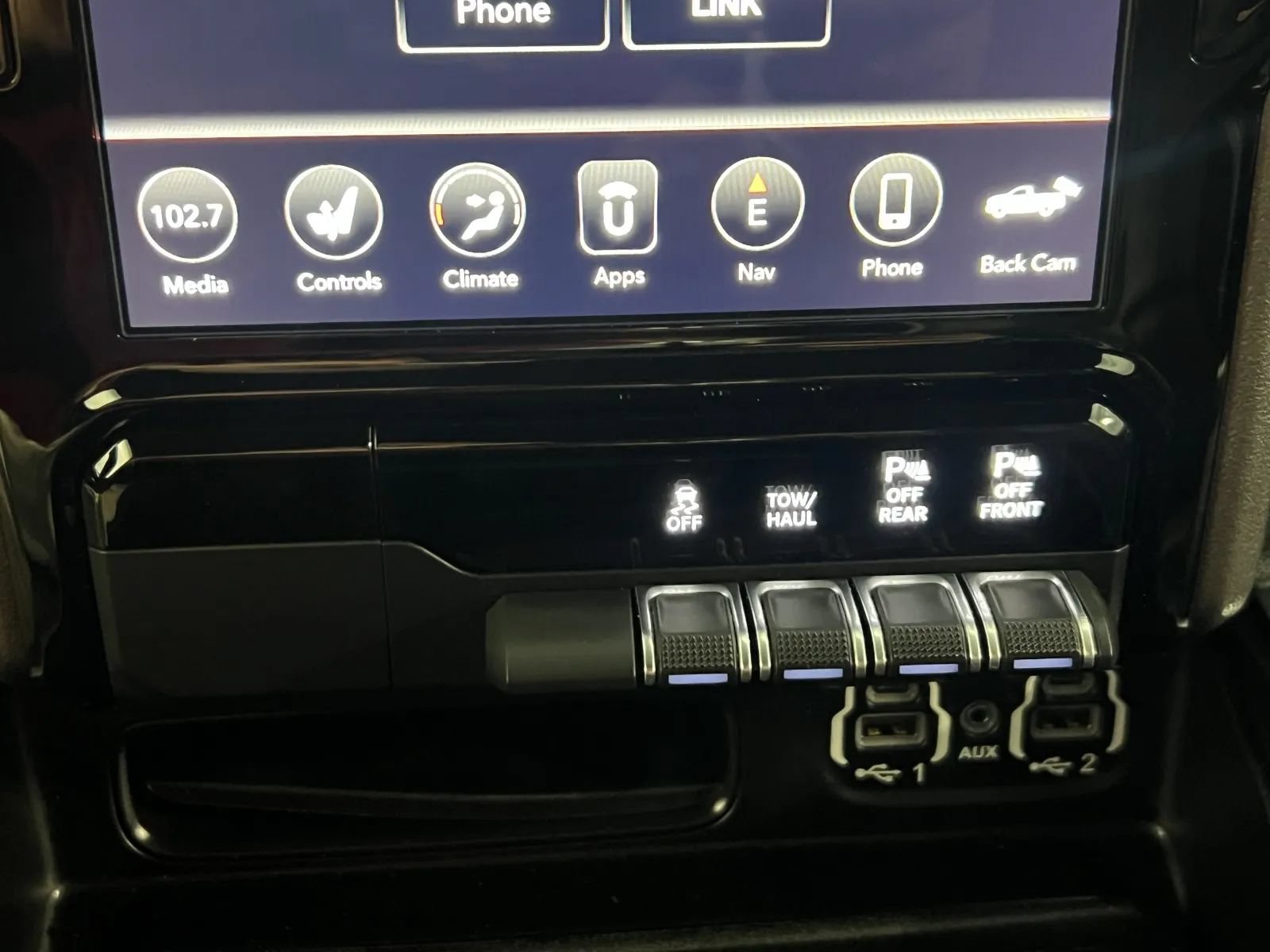 Used 2020 RAM 1500 Laramie AWD/4WD image 21