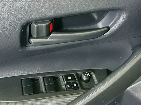 Used 2022 Toyota Corolla LE image 23