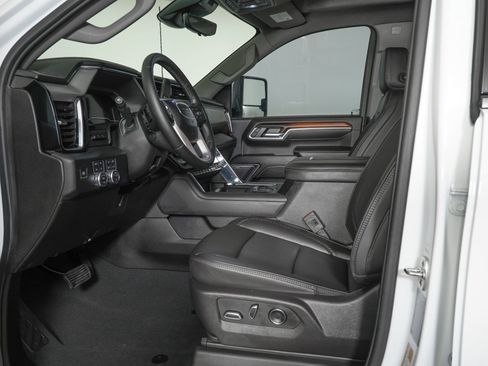 Used 2025 GMC Sierra 2500 Denali w/ Denali Reserve Package image 13