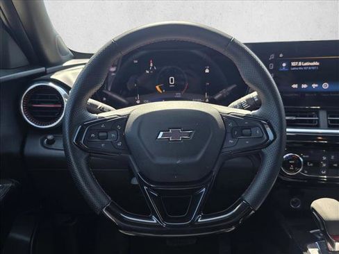 Used 2024 Chevrolet Trax RS w/ Sunroof Package FWD image 17