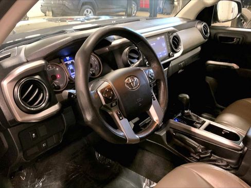Used 2021 Toyota Tacoma SR5 image 18