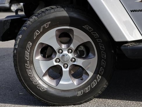 Used 2018 Jeep Wrangler Sahara w/ Connectivity Group image 6