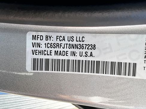 Used 2022 RAM 1500 Laramie AWD/4WD image 32