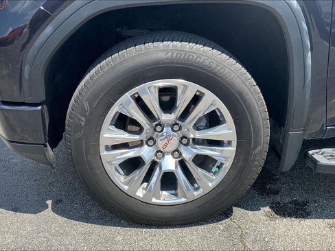 Used 2023 GMC Sierra 1500 Denali w/ Technology Package AWD/4WD image 9