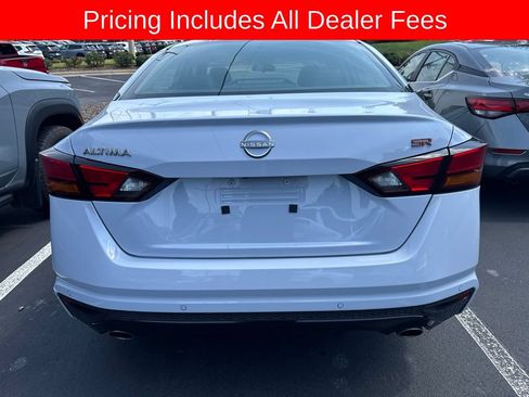 Used 2025 Nissan Altima 2.5 SR w/ SR Premium Package FWD image 5