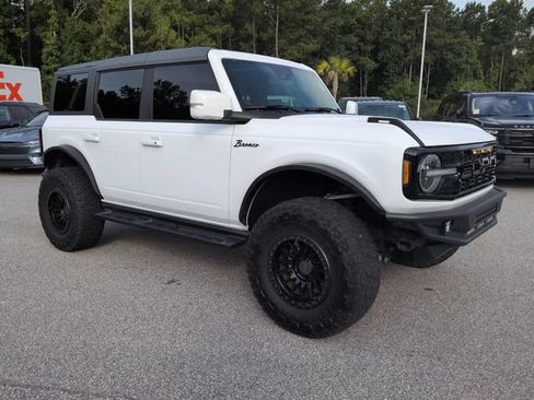 Used 2024 Ford Bronco Outer Banks AWD/4WD image 2