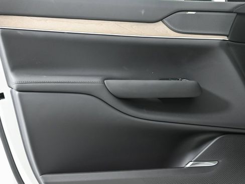 New 2025 Volvo EX90 Plus w/ Protection Package Premier image 7