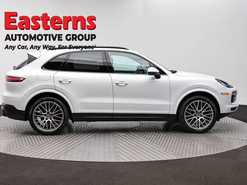 Used 2023 Porsche Cayenne Platinum Edition AWD/4WD image 4