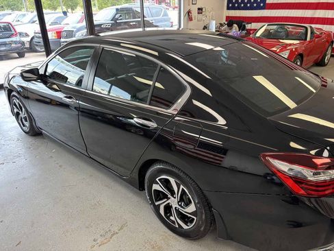 Used 2016 Honda Accord LX image 11