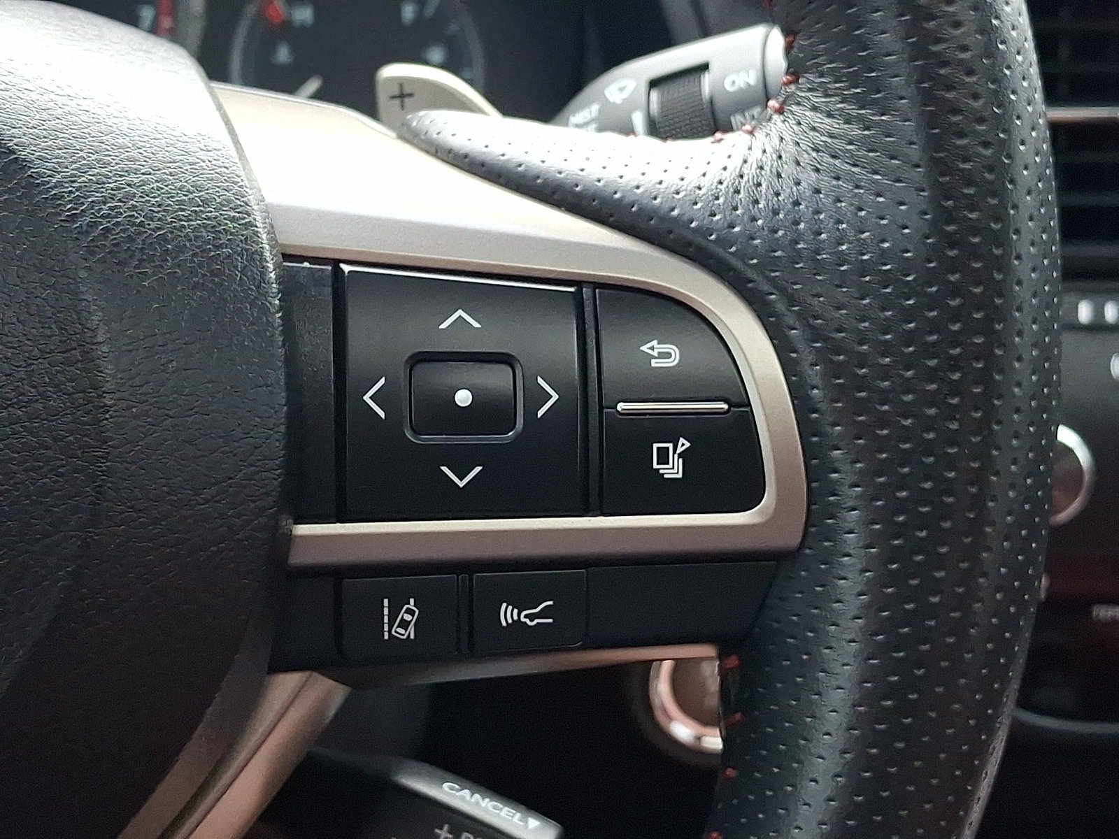 Used 2018 Lexus RX 350 F Sport w/ Accessory Package AWD/4WD image 25