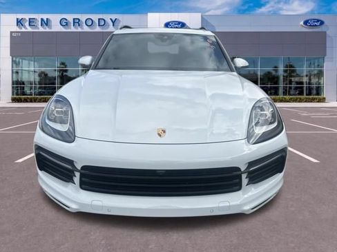 Used 2020 Porsche Cayenne AWD/4WD image 2